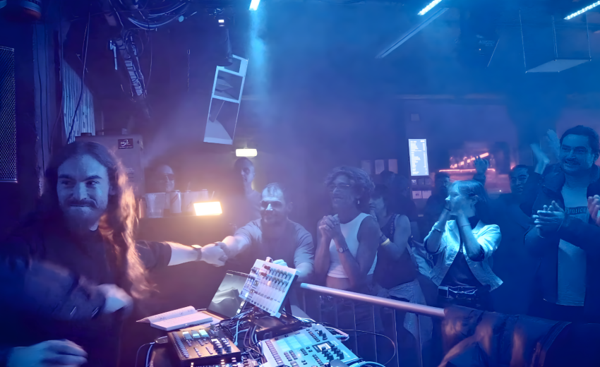 PETRU Live – Werkhaus – Photo by Harrison Garret 01