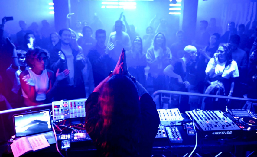 PETRU Live – Werkhaus – Photo by Morax – 04 – Cockpit