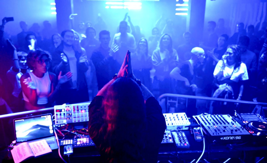 PETRU Live – Werkhaus – Photo by Morax – 04 – Cockpit